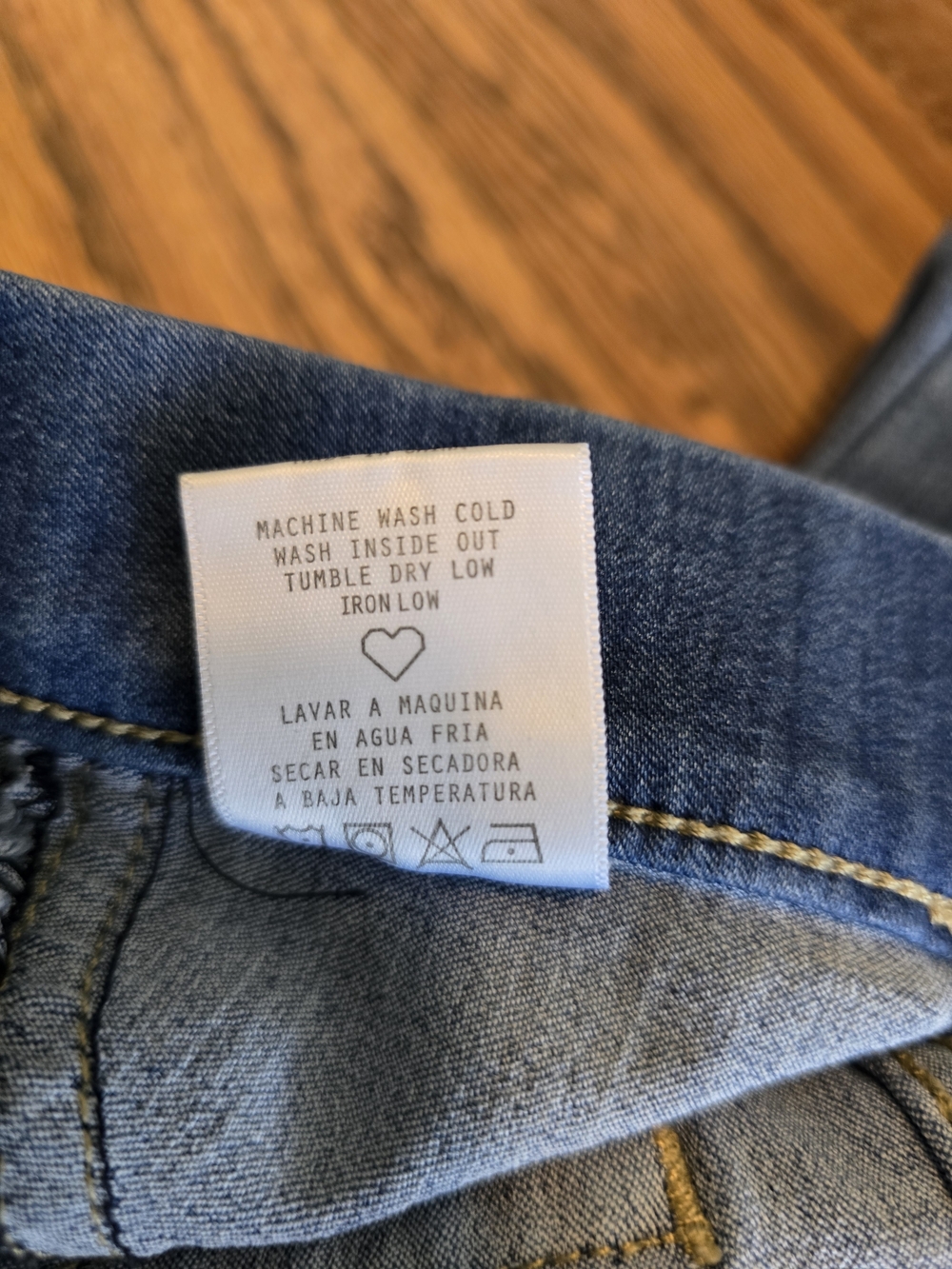 Cello Pull-On Flare Jeggings EUC - Women's Size M - Faded Denim Wash - Picture 13 of 13